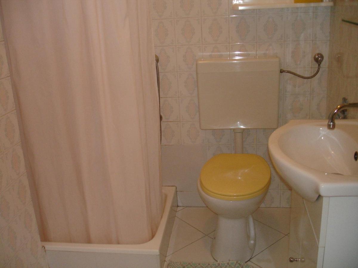 Apartments Lucija Stari Grad  Kamer foto