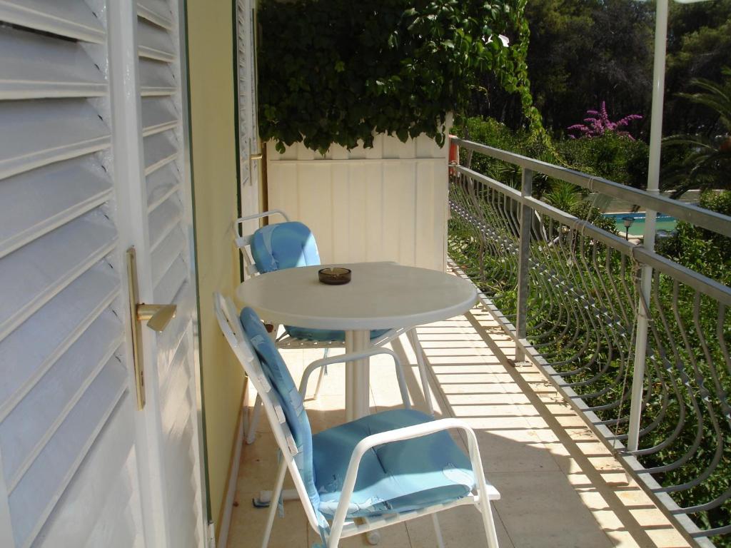 Apartments Lucija Stari Grad  Buitenkant foto