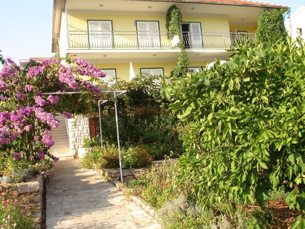 Apartments Lucija Stari Grad  Buitenkant foto